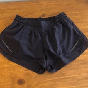 🍋 Navy blue hotty hot 2.5” shorts with reflective